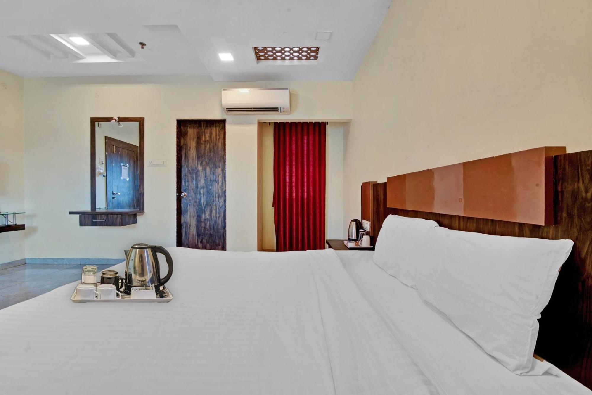 Townhouse 700 Hotel Krishna. Nágpur Kültér fotó